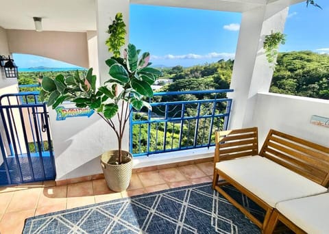 View (from property/room), Balcony/Terrace, Seating area, Mountain view