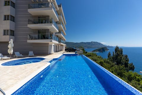 Property building, Sea view, Swimming pool, sunbed