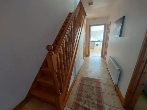 Facade/entrance, internet