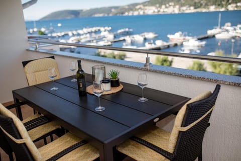 View (from property/room), Balcony/Terrace, Sea view