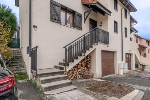 ALPILOC - Town house with garden and winter lounge House in Annecy