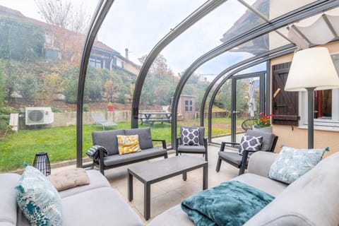 ALPILOC - Town house with garden and winter lounge House in Annecy