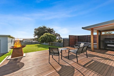 Sea Breeze Escape House in Bridport