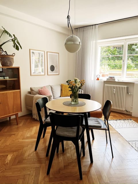 Communal lounge/ TV room, TV and multimedia, View (from property/room), Kitchen or kitchenette, Living room, Dining area, kitchen, kitchen
