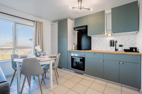 Dining area, kitchen
