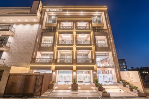 Facade/entrance