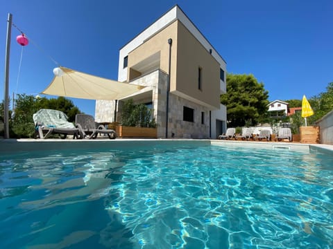 Property building, Pool view, sunbed