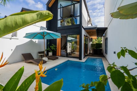 Property building, Swimming pool