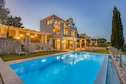 Property building, Pool view, Swimming pool, sunbed