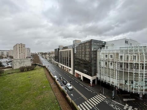 T3 pied de la gare + centre commercial TOUT inclus Apartment in Orléans