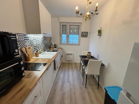 T3 pied de la gare + centre commercial TOUT inclus Apartment in Orléans