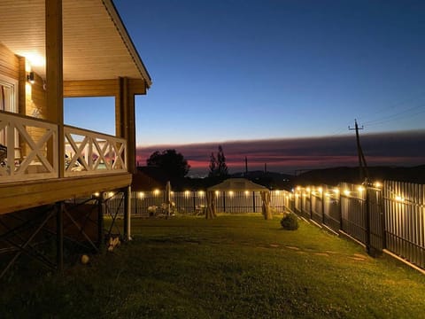 Property building, Balcony/Terrace, Garden view, Sunset