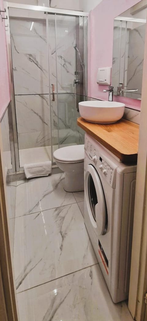 Shower, Bathroom, washing machine