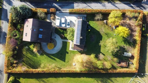 Property building, Day, Bird's eye view, Garden, Garden view
