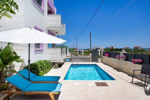 Day, View (from property/room), Swimming pool, sunbed