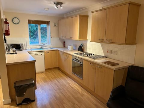 Kitchen or kitchenette, Dining area, dishwasher, minibar, pet friendly, stove, toaster