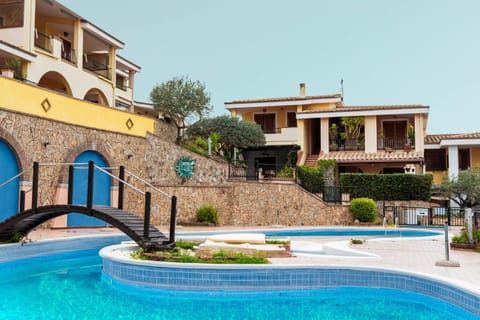 Property building, Swimming pool