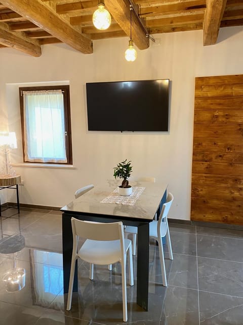 TV and multimedia, Dining area