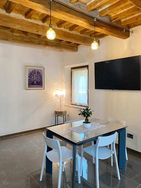 TV and multimedia, Dining area