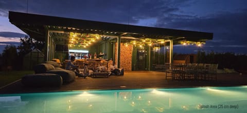 Shower, BBQ facilities, Hot Tub, Balcony/Terrace, Pool view, sunbed