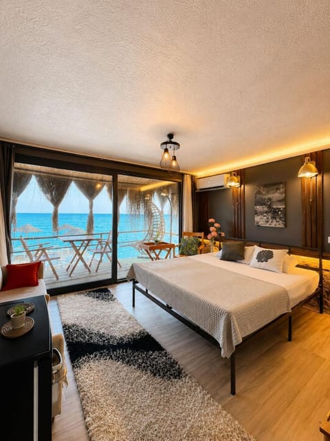Natural landscape, View (from property/room), Photo of the whole room, Bedroom, Sea view