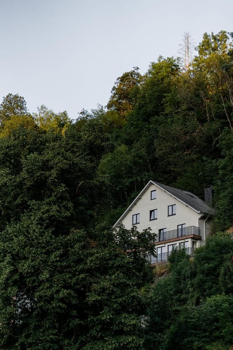 Property building, Natural landscape, Balcony/Terrace, Mountain view