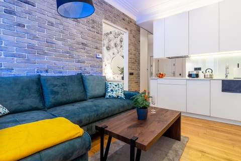 Kitchen or kitchenette, Living room