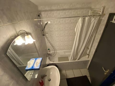 Appartement privé 2 pièces 42m proche centre Apartment in Strasbourg