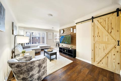 Modern Cozy 1 Bedroom Apartment in Shelby Township Apartment in Shelby Township