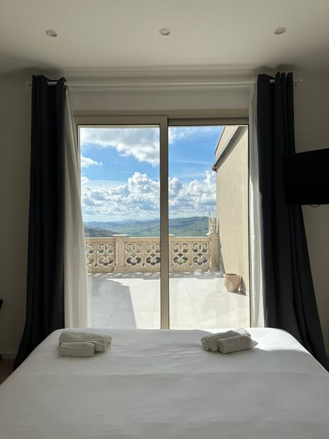 Bed, Natural landscape, View (from property/room), Balcony/Terrace, Bedroom, towels
