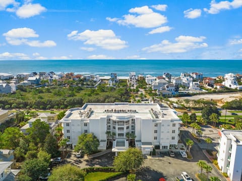 Property building, Day, Neighbourhood, Natural landscape, Bird's eye view, Beach, City view, Sea view, Location