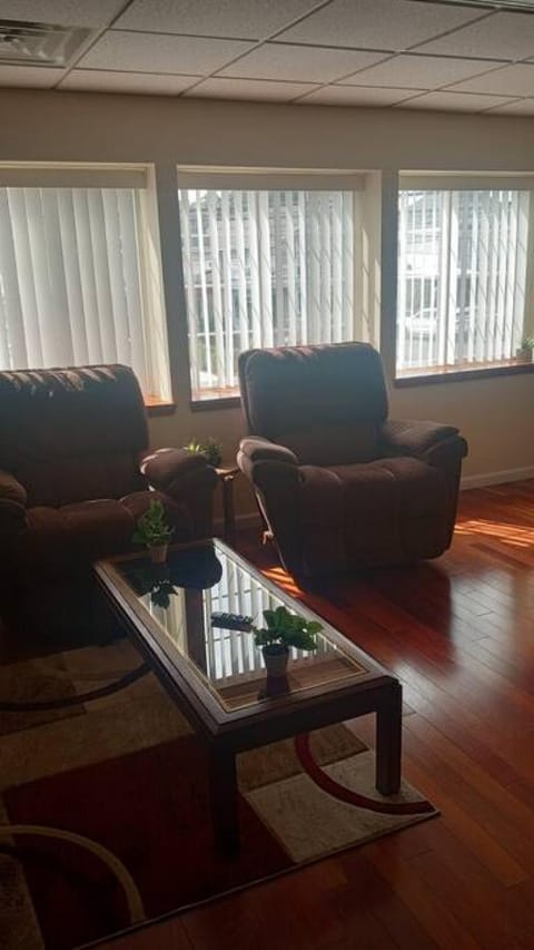 Suite 3 Apartment in Schenectady