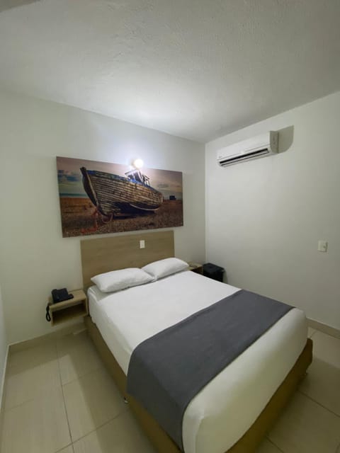 Bed, Photo of the whole room, Bedroom, air conditioner