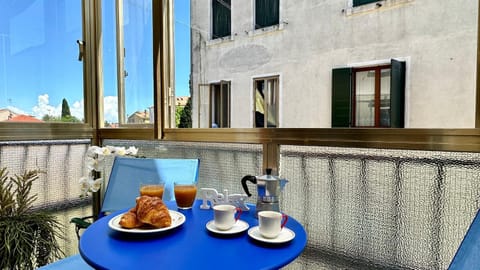 Day, Coffee/tea facilities, View (from property/room), Balcony/Terrace, Balcony/Terrace, Dining area, Breakfast