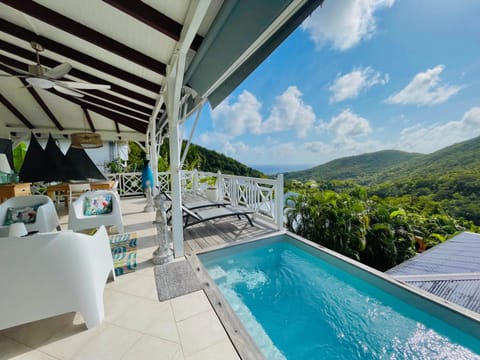 Patio, Day, Natural landscape, View (from property/room), Balcony/Terrace, Mountain view, Pool view, Swimming pool, Swimming pool, sunbed