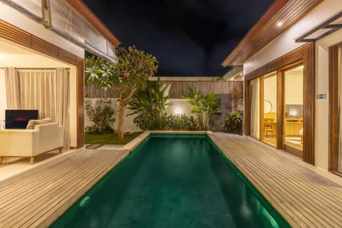 Night, Swimming pool