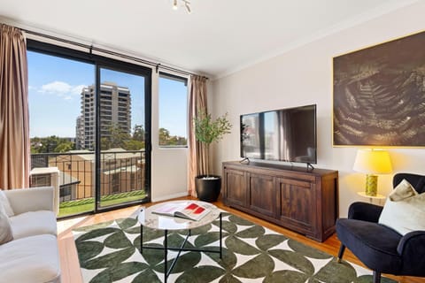 TV and multimedia, Living room, City view