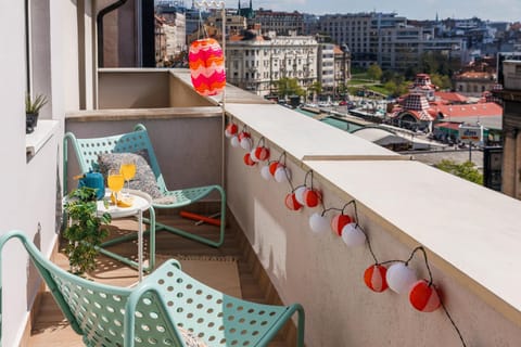 Day, View (from property/room), Balcony/Terrace, Seating area, City view