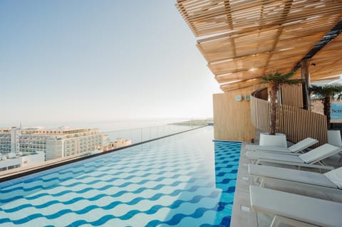 View (from property/room), Pool view, Swimming pool, Swimming pool, sunbed