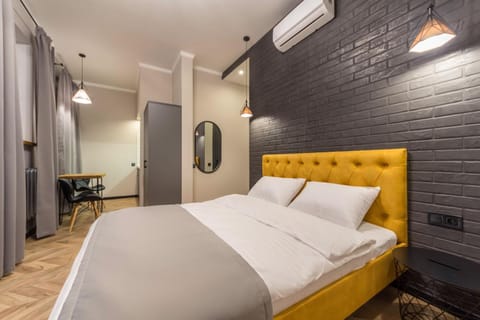 Bed, Photo of the whole room, Bedroom, air conditioner
