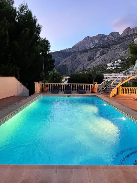 Villa con piscina en Altea House in Marina Baixa