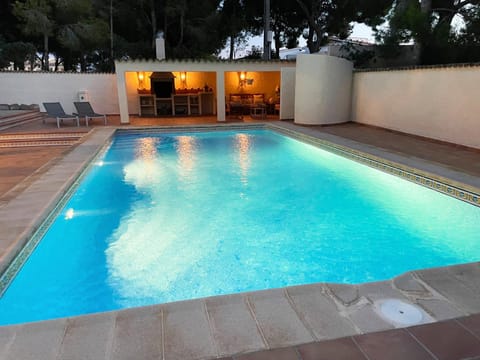 Villa con piscina en Altea House in Marina Baixa