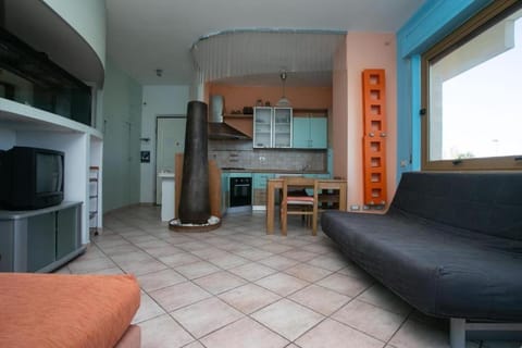 Trilocale con terrazzo fronte mare, Marcelli - M024 Apartment in Marcelli