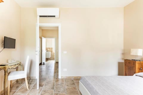 TV and multimedia, Bedroom, air conditioner