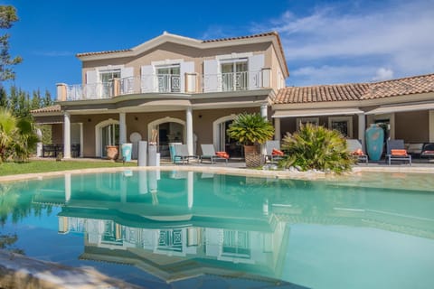 Villa Novalya avec piscine, jacuzzi et pétanque pour 10 personnes Villa in Hyères