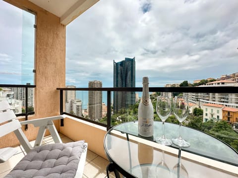 Luxurious 3 Rooms, Pool, Bnbrickeys Apartment in Monaco