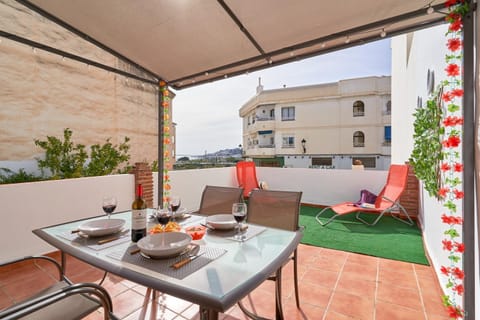 Property building, Balcony/Terrace, Living room