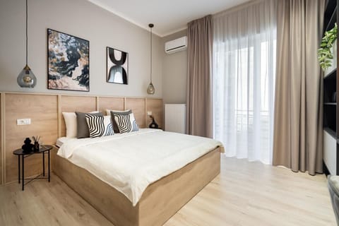 Bed, Photo of the whole room, Bedroom, air conditioner