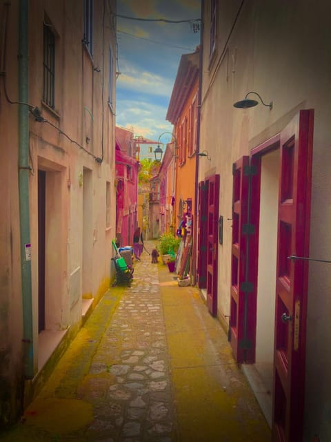 Neighbourhood, Street view