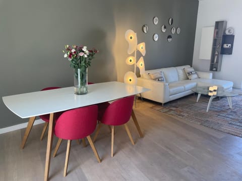 Living room, Dining area